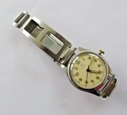MECHANICAL WRISTWATCH ON