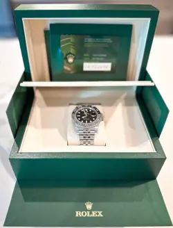 ROLEX GMT MASTER II BRUCE WAYNE JUBILEE 126710GRNR 