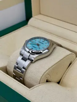 TURQUOISE TIFFANY BLUE
