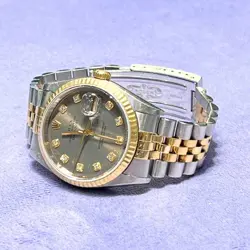 DIAMOND-SET DIAL