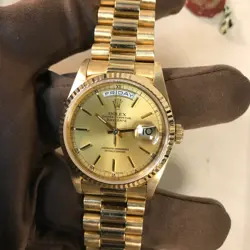 GOLD WATCH 18238