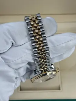 Mint Rolex Datejust 31mm, Silver Diamond, Jubilee, 278273, dated 2024