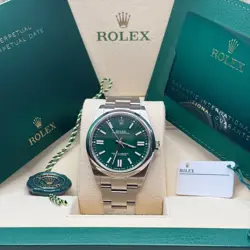 ROLEX OYSTER PERPETUAL 41 GREEN DIAL STAINLESS STEEL SMOOTH BEZEL COMPLETE SET