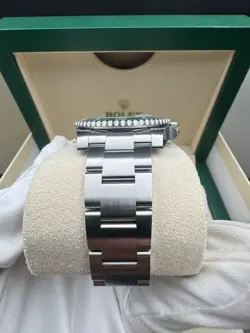 2017 Rolex Submariner Date Ceramic Hulk 40mm 116610LV Box & Papers