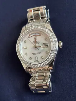 DAY-DATE 18946