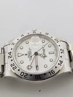 40MM SPORT WATCH.