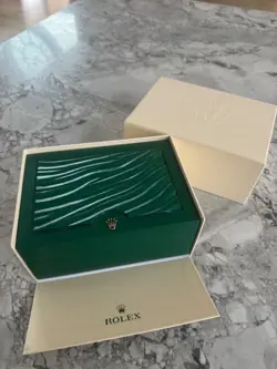 SET. BEAUTIFUL