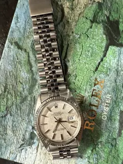 BEZEL LINEN