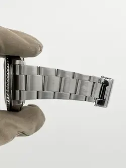 Rolex Submariner Date Stainless Steel Black Dial 40mm Auto. Men’s Watch 16610T