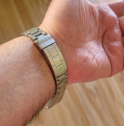 BRACELET.IN GOOD SHAPE