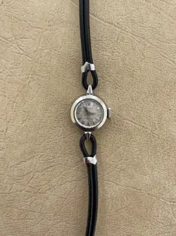 MANUAL LADIES WRISTWATCH