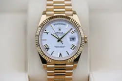 228238 WHITE DAY-DATE