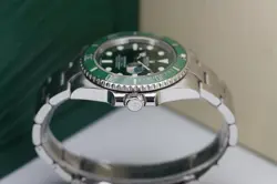 Rolex Submariner 116610LV Hulk | 2016 | Full Set
