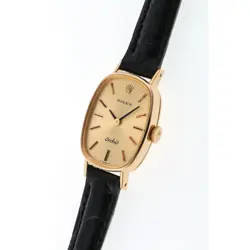 OVAL WATCH