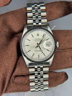 1982 MEN'S WATCH