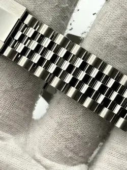 DIAMOND BEZEL MINT