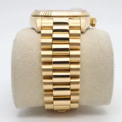 ROLEX DAY-DATE 18038 GOLD PRESIDENT BRACELET WITH GOLD BEZEL