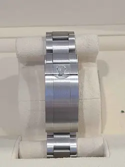 136660 BLACK DIAL