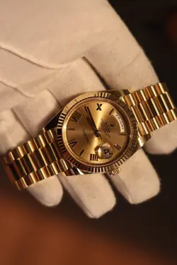 Rolex Day-Date 40 228238 18k Yellow Gold Champagne Roman Dial Complete Set