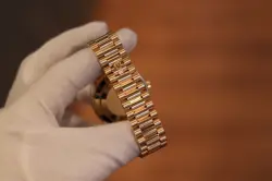 Rolex Day-Date 40 228238 18k Yellow Gold Champagne Roman Dial Complete Set