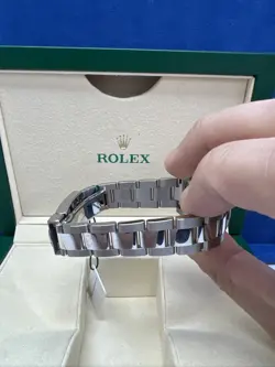 Rolex Lady-Datejust 178240 Oyster Bracelet with Smooth Bezel 31mm Black Dial Box