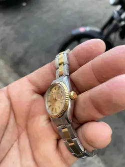 DATE CHAMPAGNE