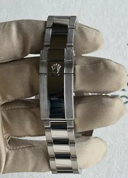 DIAL AND BEZEL
