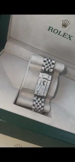 MOISSANITE