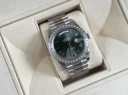 WATCH OLIVE