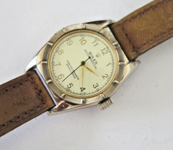 WRISTWATCH IN LEATHER