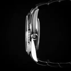 FLUTED BEZEL AND
