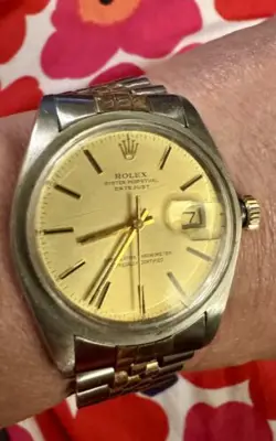 ROLEX MEN'S DATEJUST SS & GOLD CHAMPAGNE DIAL 16253 36MM (no Thunderbird Bezel)
