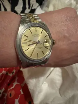 ROLEX MEN'S DATEJUST SS & GOLD CHAMPAGNE DIAL 16253 36MM (no Thunderbird Bezel)