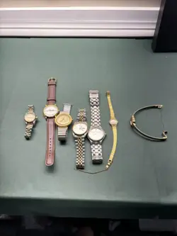 UNTESTED NEEDS BATTERIES/REPAIR