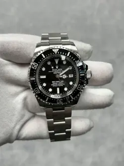 Rolex Sea-Dweller 136660 with Card 44mm 2023 Osyter Bracelet Black Dial