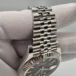 FLUTED BEZEL UNWORN