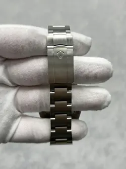 Rolex Oyster Perpetual 124300 with Card 2023 41mm Oyster Band Silver Dial