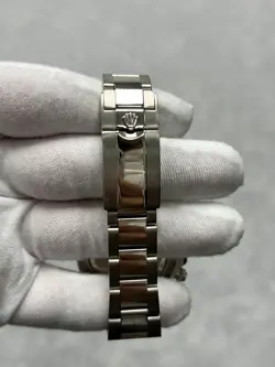 WHITE GOLD OYSTER
