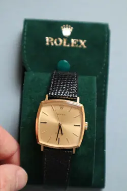SUIT WRIST