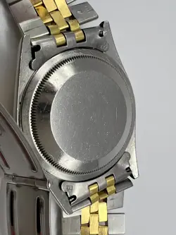FLUTED BEZEL ON