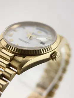 WATCH 18038