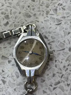 SILVER WATCH WITH