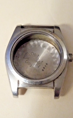 BACK STAINLESS CASE.