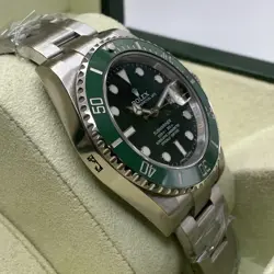 Rolex Submariner The Hulk 40mm Steel Ceramic Green Automatic Men Watch 116610LV