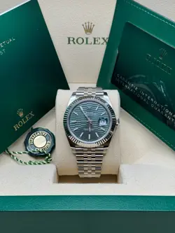 NEW 2023 GREEN