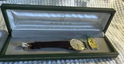 17 WRISTWATCH