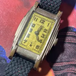 WATCH RUNS GREAT