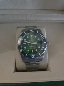 GREEN DIAL GREEN