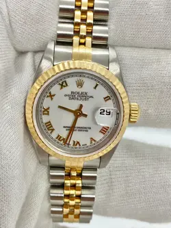 WHITE WOMEN'S FLUTED