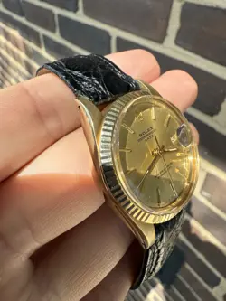 GOLD WATCH CHAMPAGNE